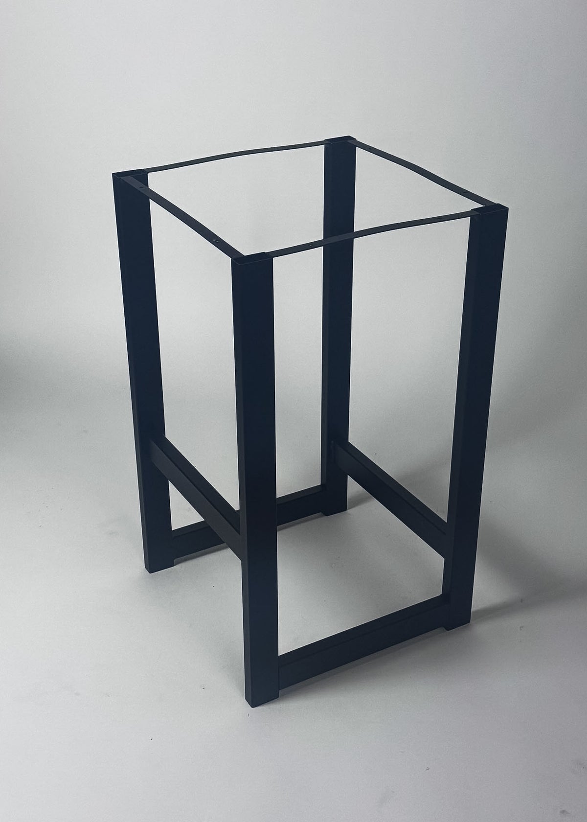 Stelaż metalowy do hokera czarny Simple Frame